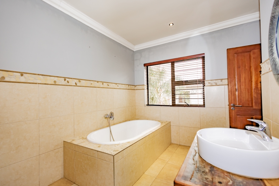 5 Bedroom Property for Sale in Haasendal Western Cape